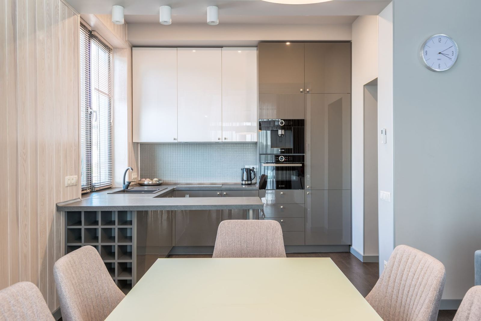 How long does home cleaning take? A time guide by m² and rooms